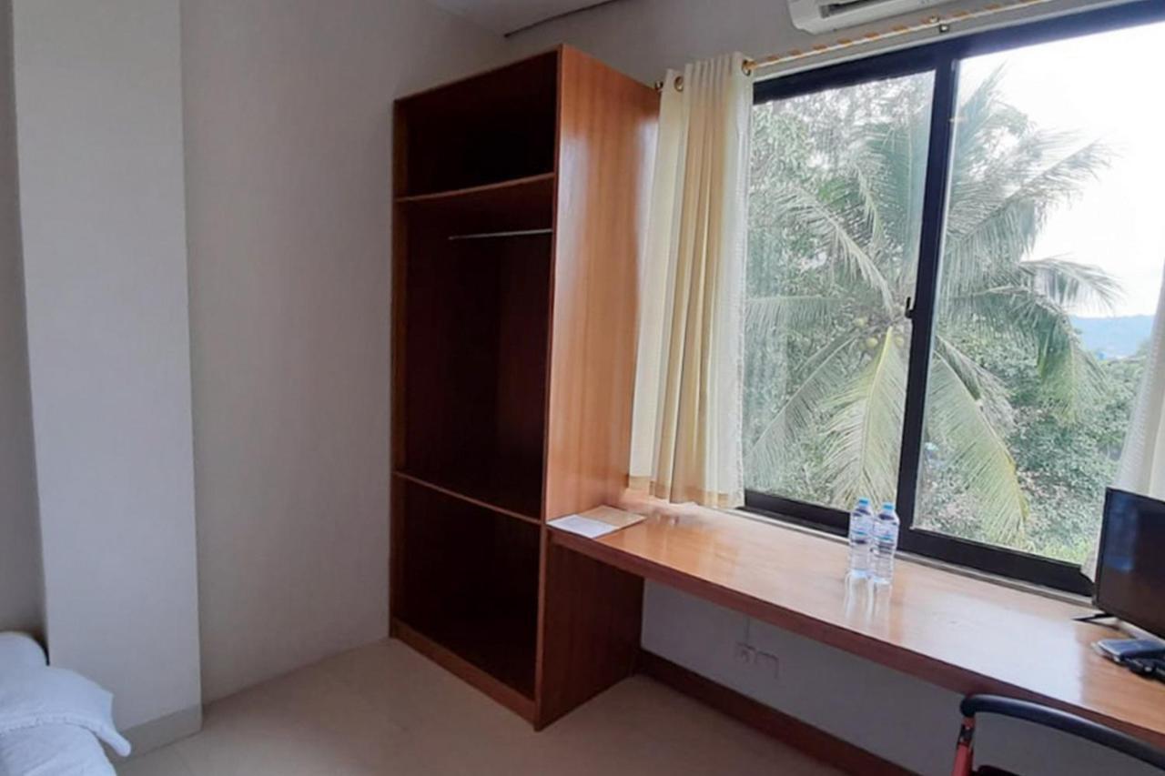 Reddoorz Plus @ Bitung City Center מראה חיצוני תמונה